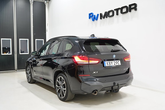 BMW X1 4 of 5