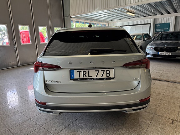 Skoda Octavia Scout 4 of 5