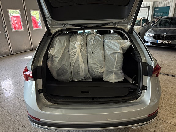 Skoda Octavia Scout 9 of 16