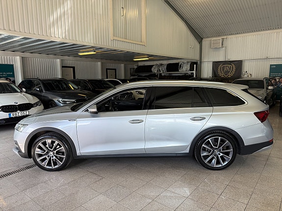 Skoda Octavia Scout 6 of 16