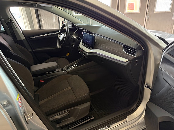 Skoda Octavia Scout 12 of 16