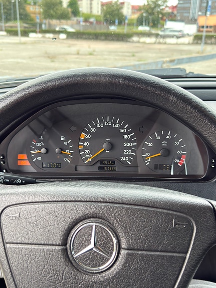 Mercedes-Benz C180 27 of 30