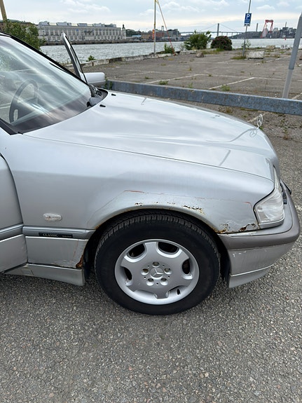 Mercedes-Benz C180 20 of 30