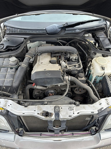 Mercedes-Benz C180 14 of 30