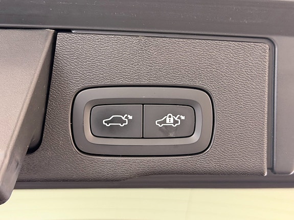 Volvo XC60 18 of 27