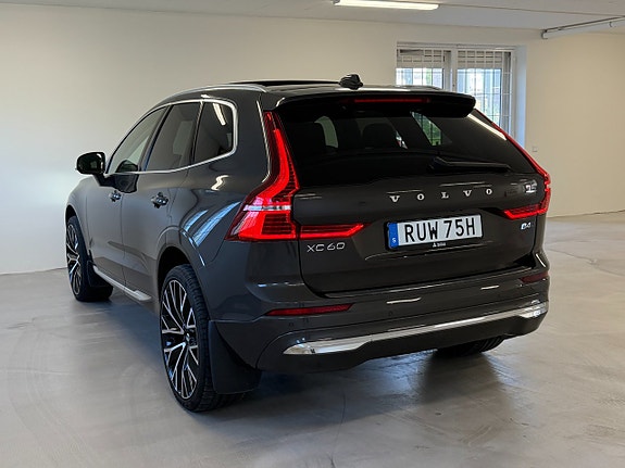Volvo XC60 15 of 27