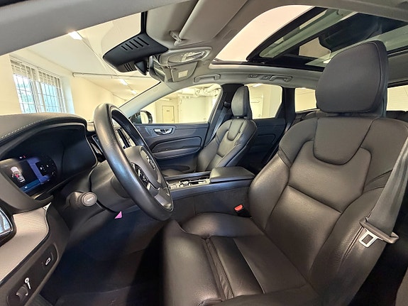 Volvo XC60 8 of 27