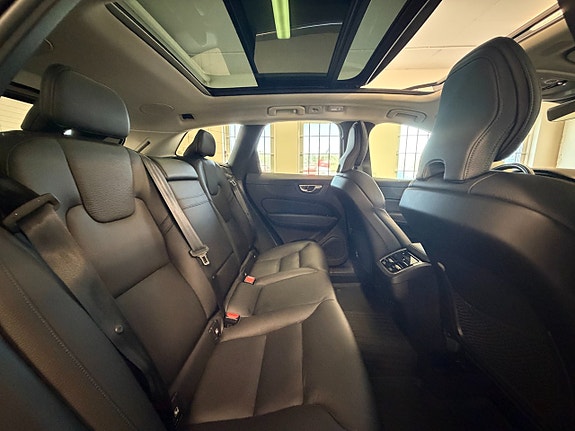 Volvo XC60 21 of 27