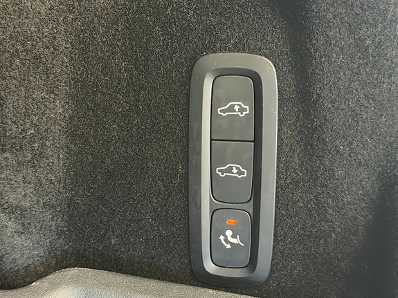 Volvo XC60 19 of 27