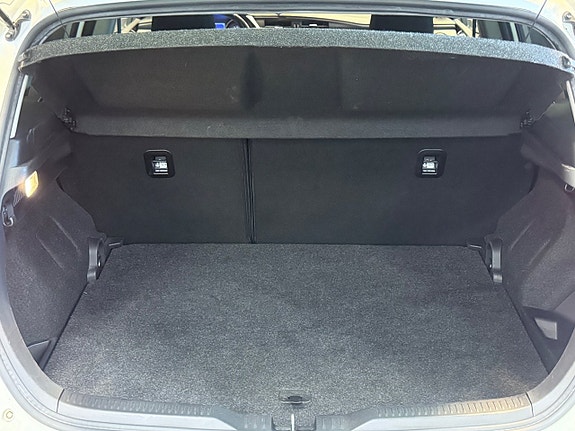 Toyota Auris 22 of 23