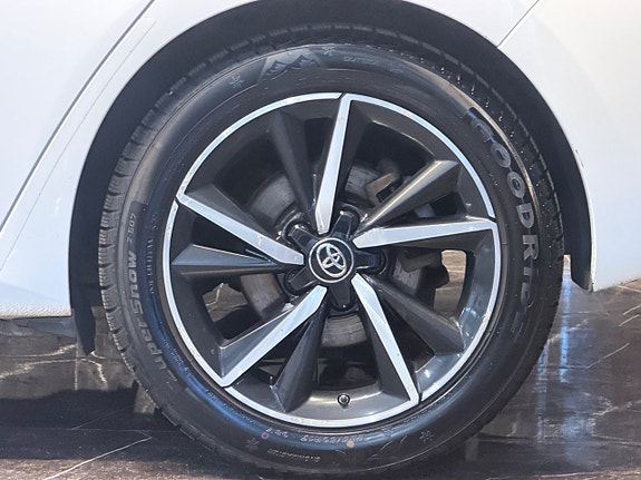 Toyota Auris 23 of 23