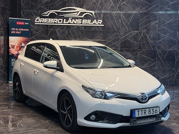 Toyota Auris 3 of 23