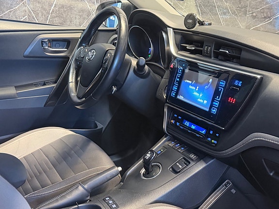 Toyota Auris 17 of 23