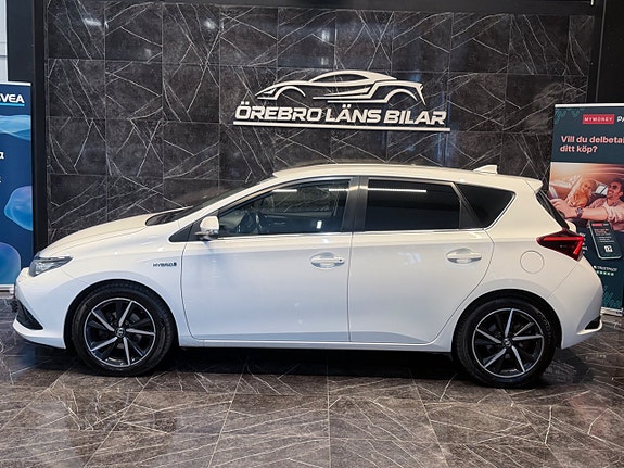 Toyota Auris 10 of 23