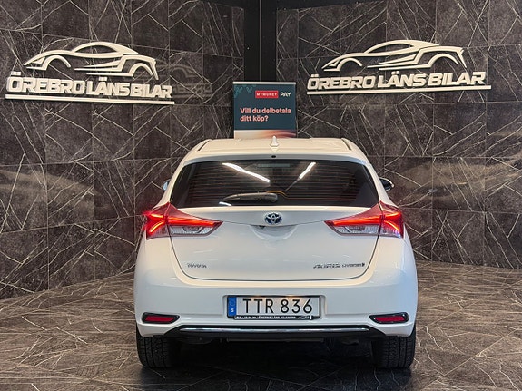 Toyota Auris 2 of 23