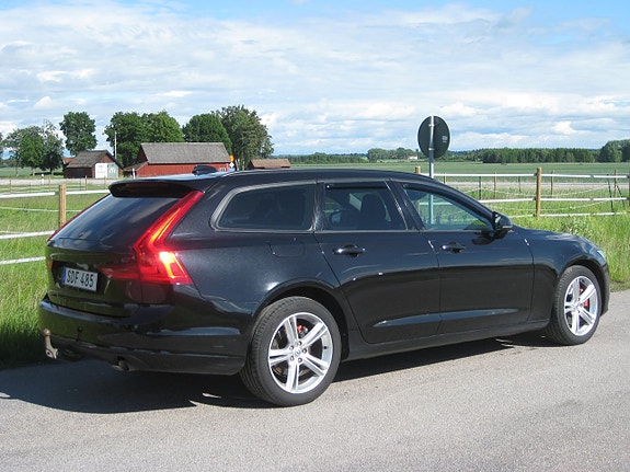 Volvo V90 3 of 5