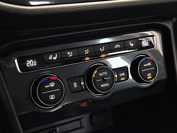 Volkswagen Tiguan 23 of 30