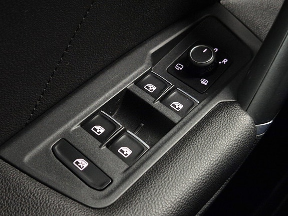 Volkswagen Tiguan 12 of 30