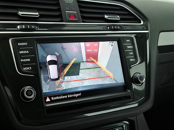 Volkswagen Tiguan 22 of 30