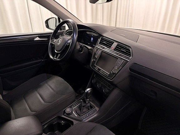 Volkswagen Tiguan 6 of 8