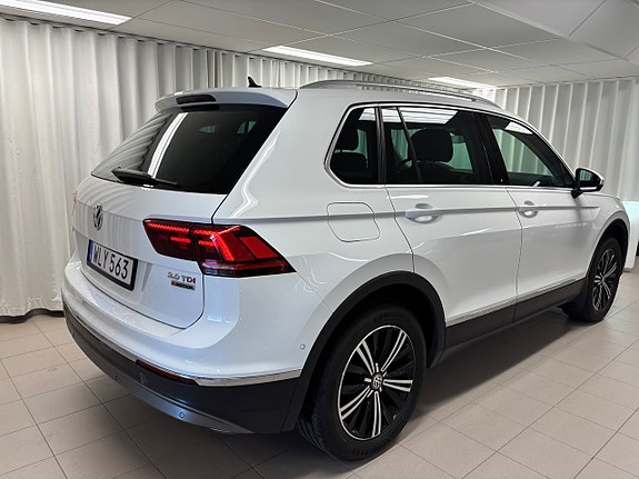 Volkswagen Tiguan 3 of 5
