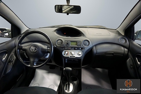 Toyota Yaris 6 of 11