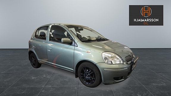Toyota Yaris 5 of 11