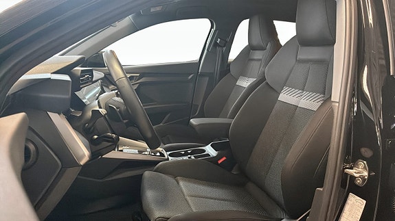 Audi A3 8 of 12