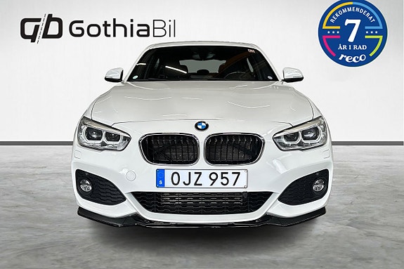 BMW 118d 2 of 5