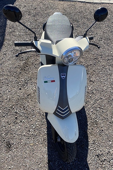 Viarelli Vespa Venice Venice 2 of 5