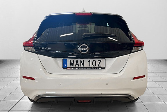Nissan Leaf 5 of 21