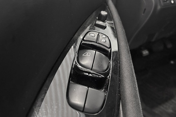 Nissan Leaf 18 of 21