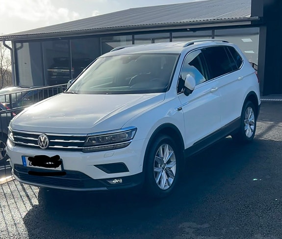 Volkswagen Tiguan Allspace 2 of 5