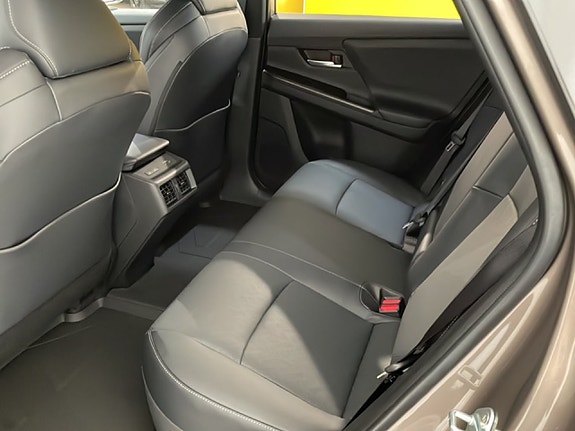 Subaru E-Outback 5 of 18