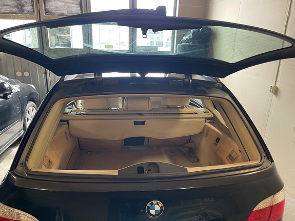 BMW 520i 7 of 14