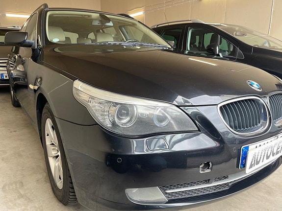 BMW 520i 3 of 5
