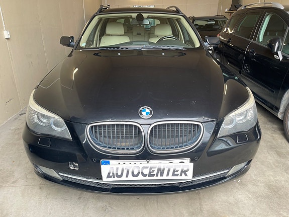 BMW 520i 2 of 5