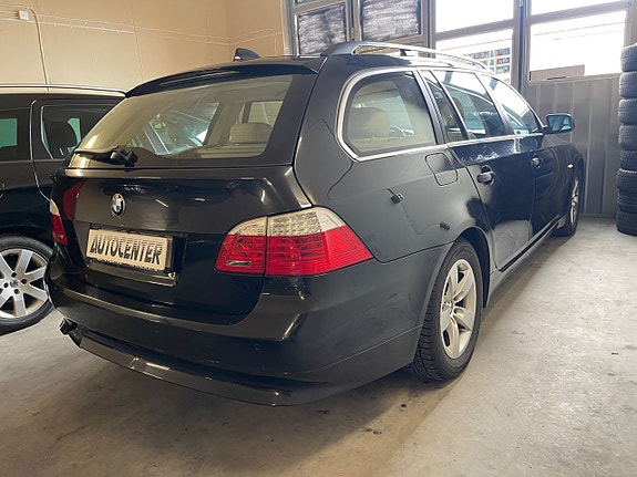 BMW 520i 4 of 5