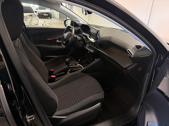 Peugeot 208 5 of 9