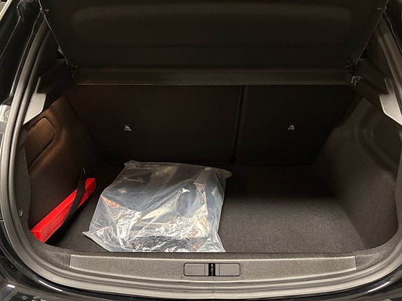 Peugeot 208 5 of 5