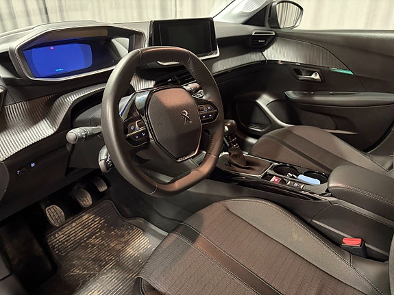 Peugeot 208 8 of 13