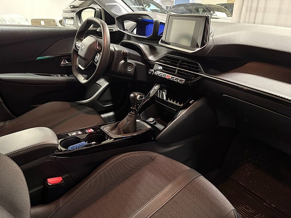 Peugeot 208 9 of 13
