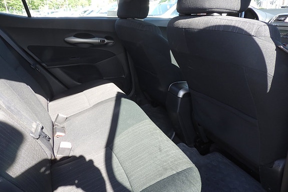 Toyota Auris 9 of 16