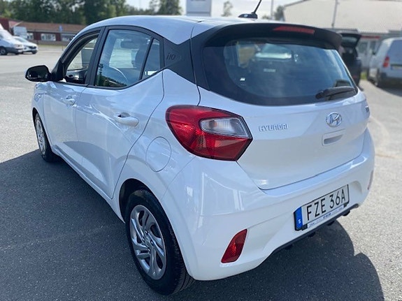 Hyundai i10 3 of 5