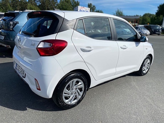 Hyundai i10 4 of 5