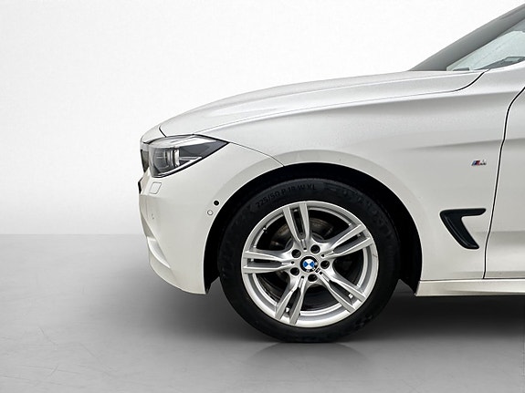 BMW 320 26 of 29