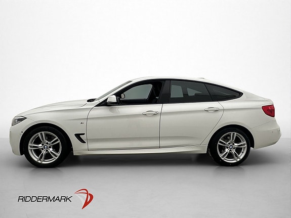 BMW 320 2 of 5