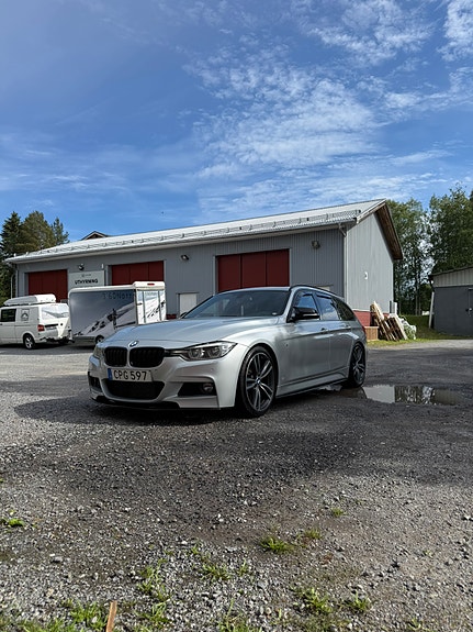 BMW 320d 3 of 8