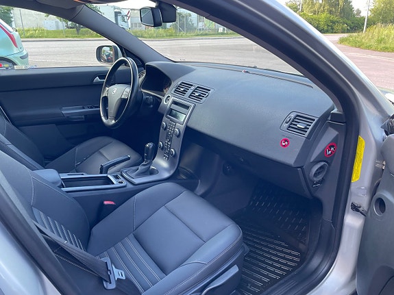 Volvo S40 12 of 16