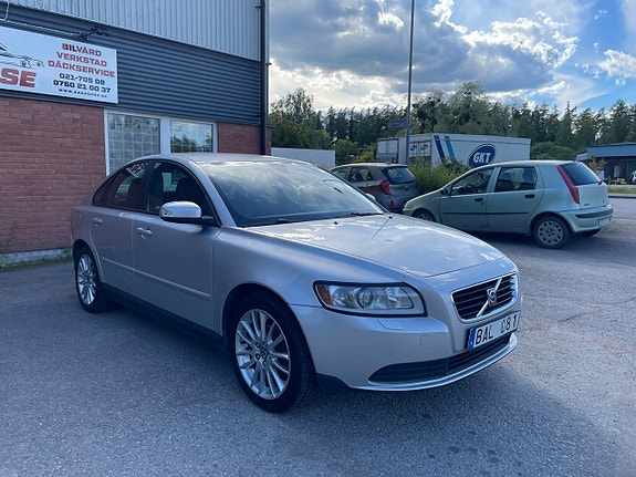 Volvo S40 3 of 5
